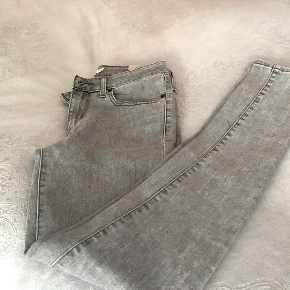 Levi 711 skinny 28x32